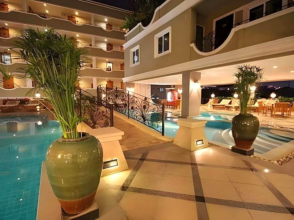 Lk Royal Suite Hotel