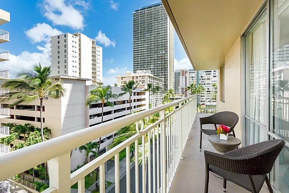 The Courtyard by Marriott Waikiki Beach