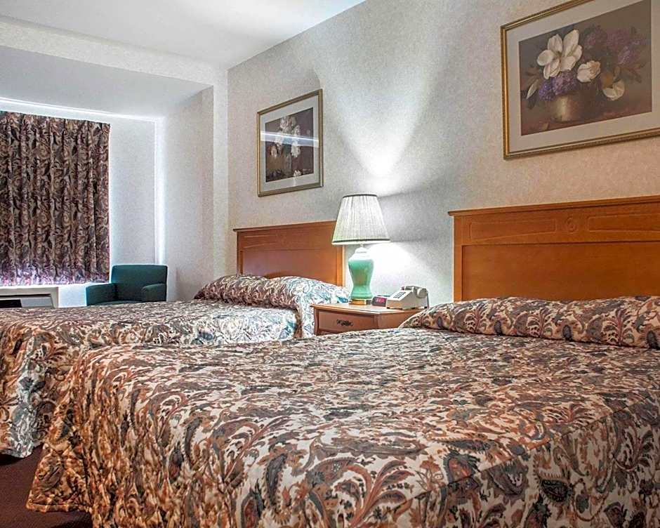 Econo Lodge By The Falls