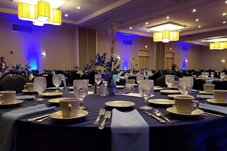 Wyndham Garden Westlake
