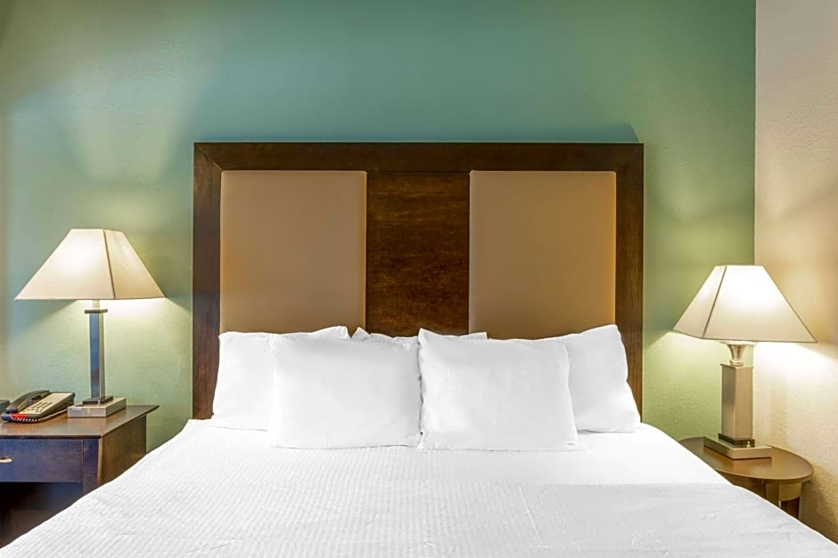 La Quinta by Wyndham Stonington-Mystic Area
