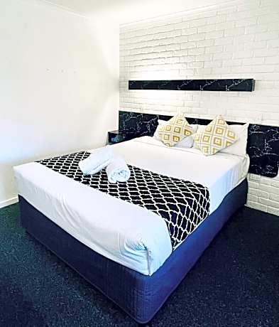 Jacaranda Place Motor Inn