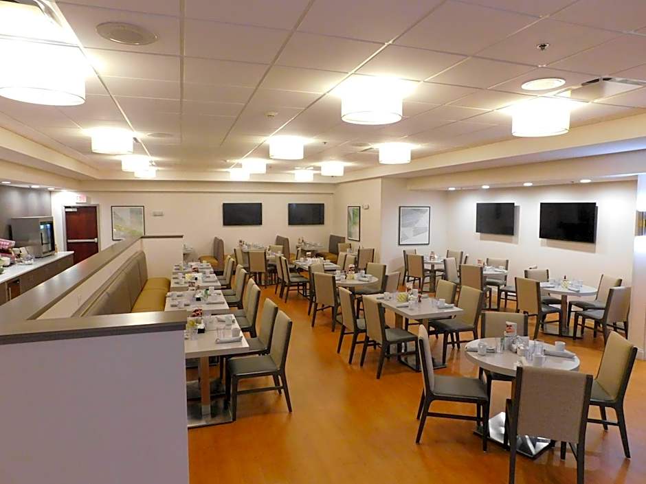 Holiday Inn Hotel & Suites Rochester - Marketplace By IHG