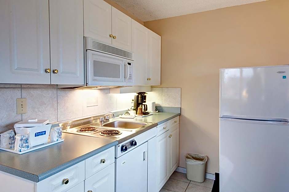 Travelodge by Wyndham Nanaimo