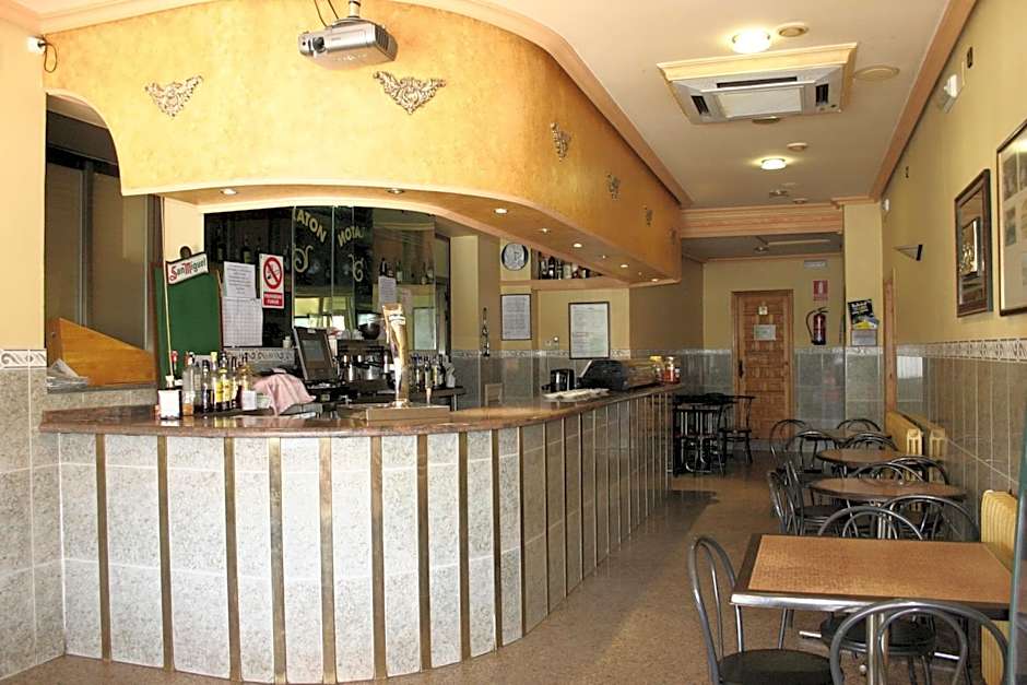 Hostal Restaurante Raton