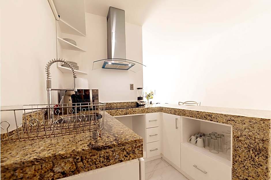 Mararena Family Apartments & Long Stay Living - Steps from 5th Avenue