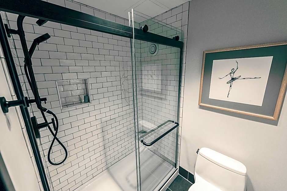 Saint Kate - The Arts Hotel