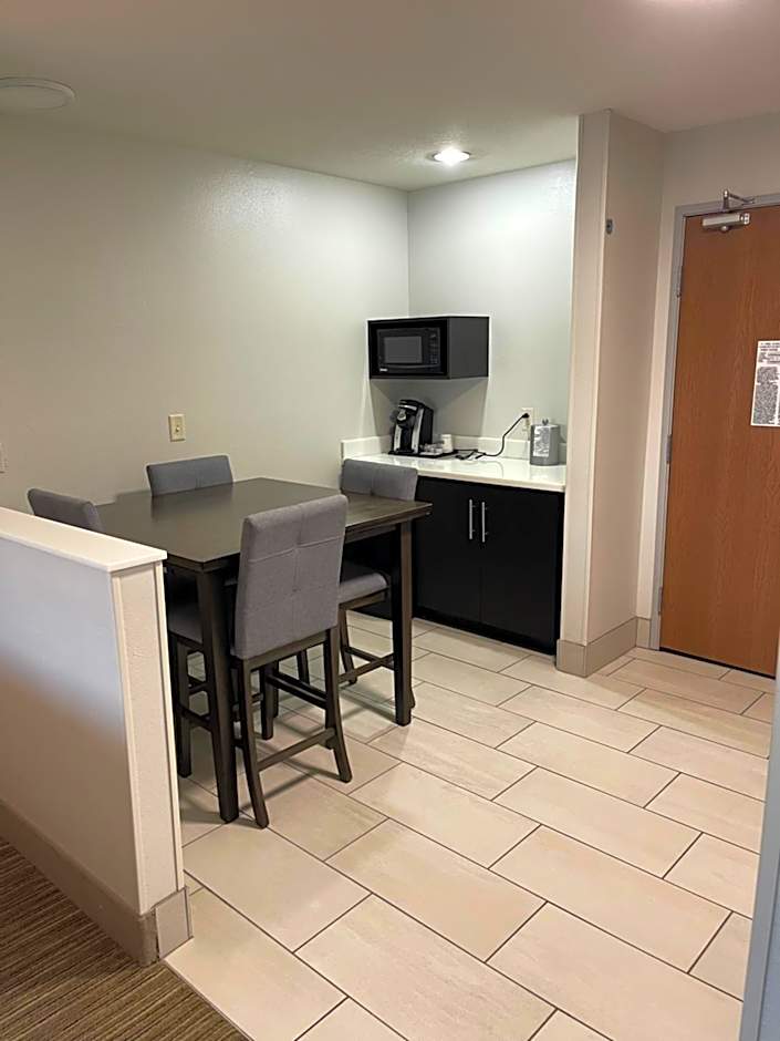 Holiday Inn Express Hotel & Suites Las Vegas By IHG