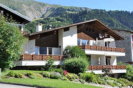 Casa La Roda, Via da Scola 2