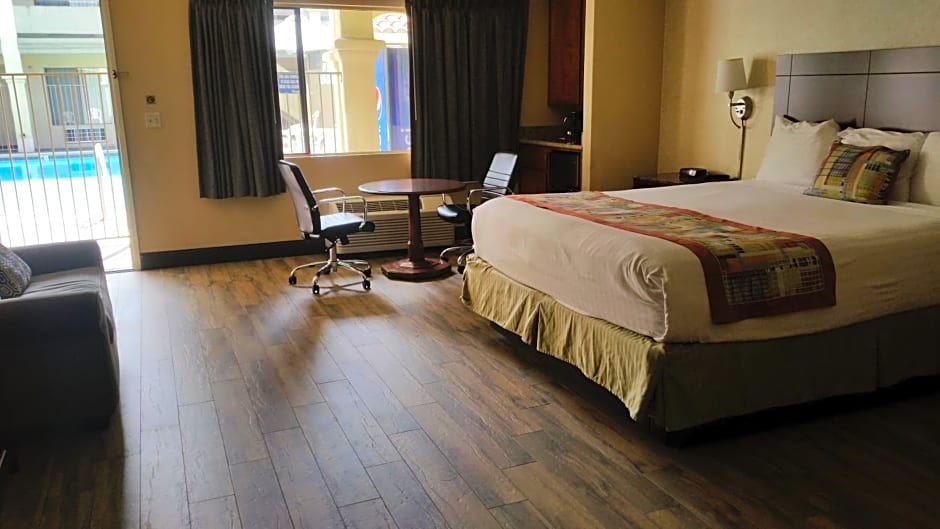 Travelodge by Wyndham Costa Mesa Newport Beach Hacienda