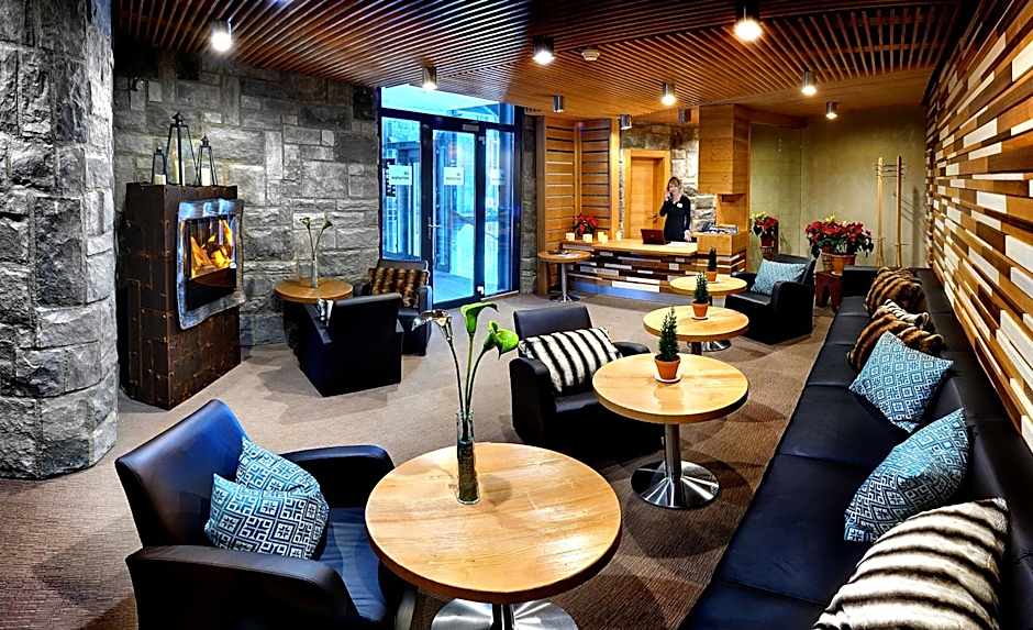 Noc na Chopku, Rotunda