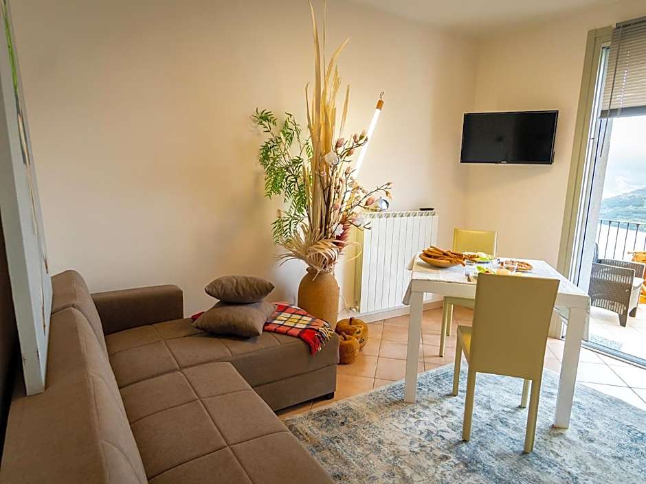 Serafino - nice terrace & swimming pool on the Iseo Lake