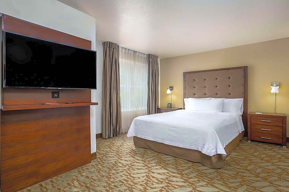 Homewood Suites by Hilton Newark - Fremont