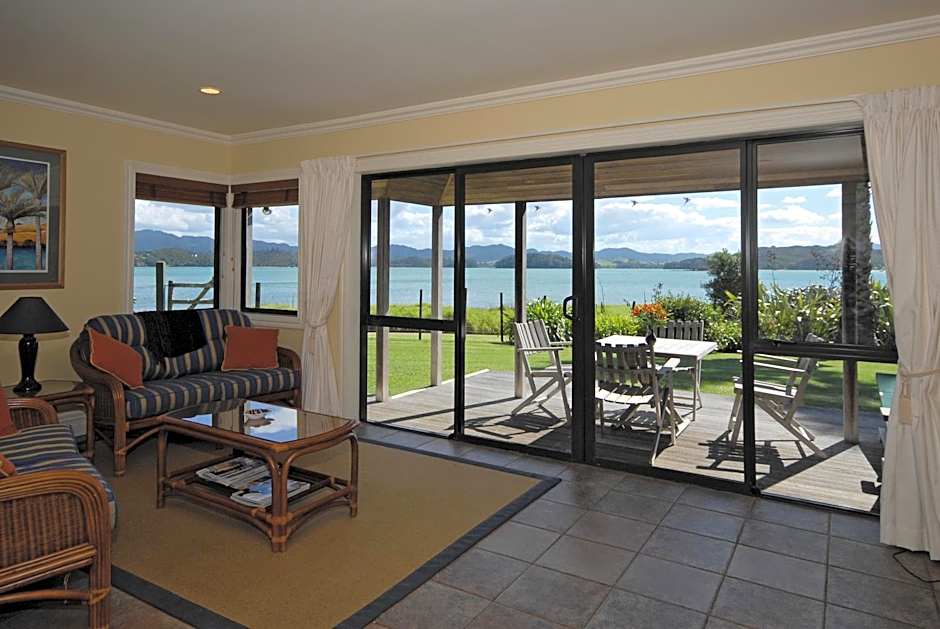 Pawhaoa Bay Villas