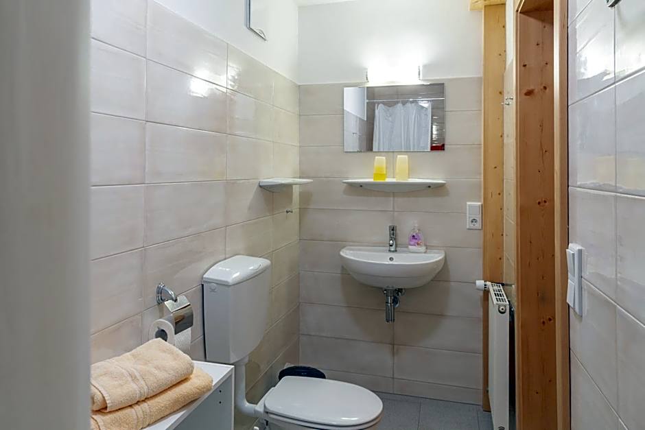 Almhaus Alpenrose Postalm