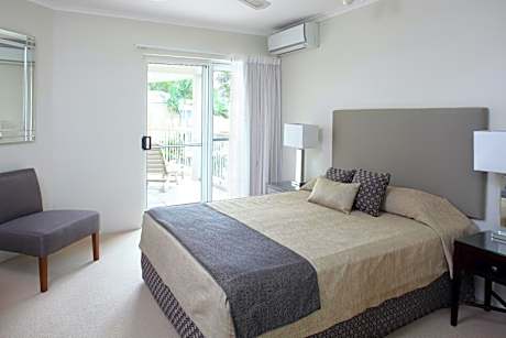 One-Bedroom Apartment with Balcony