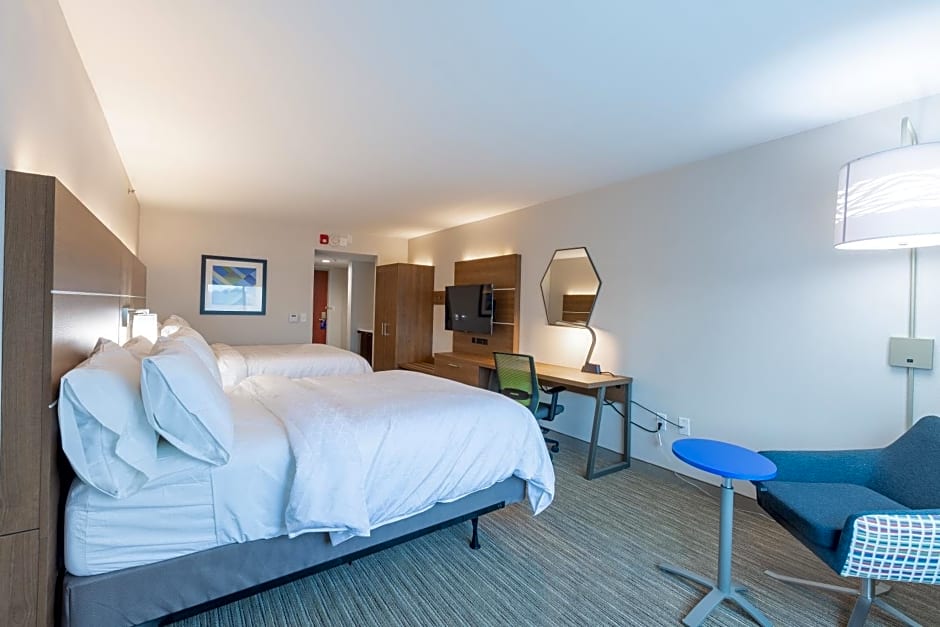 Holiday Inn Express & Suites Arlington North - Stadium Area