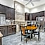 Stylish 4BR condo in Downtown by Hosteeva