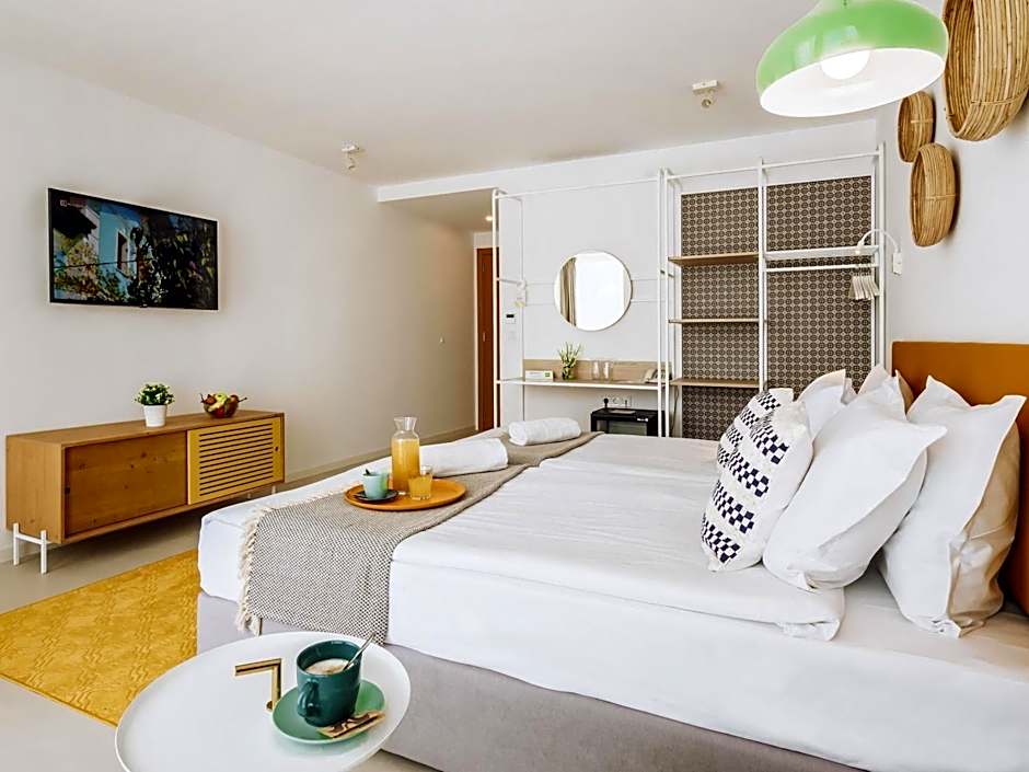 ibis Styles Golden Sands Roomer Hotel