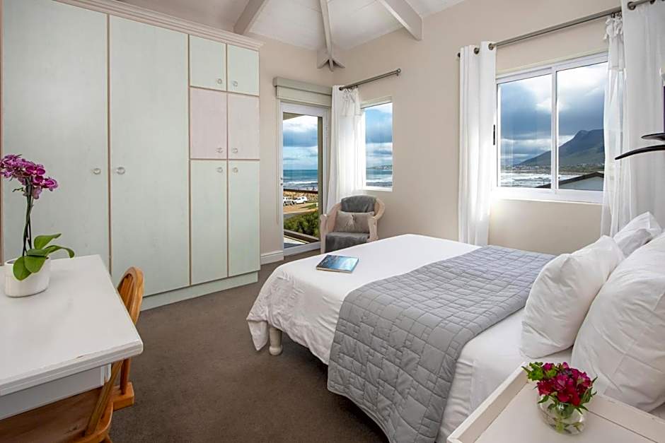 138 Marine Beachfront Guesthouse