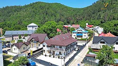 VAIAS Apartamente cu Terasa si Vedere Munte