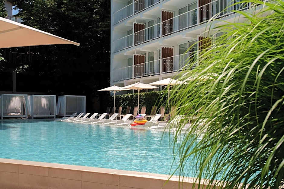 ibis Styles Golden Sands Roomer Hotel