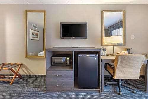 Clarion Hotel And Conference Center Harrisburg West – New Cumberland, PA