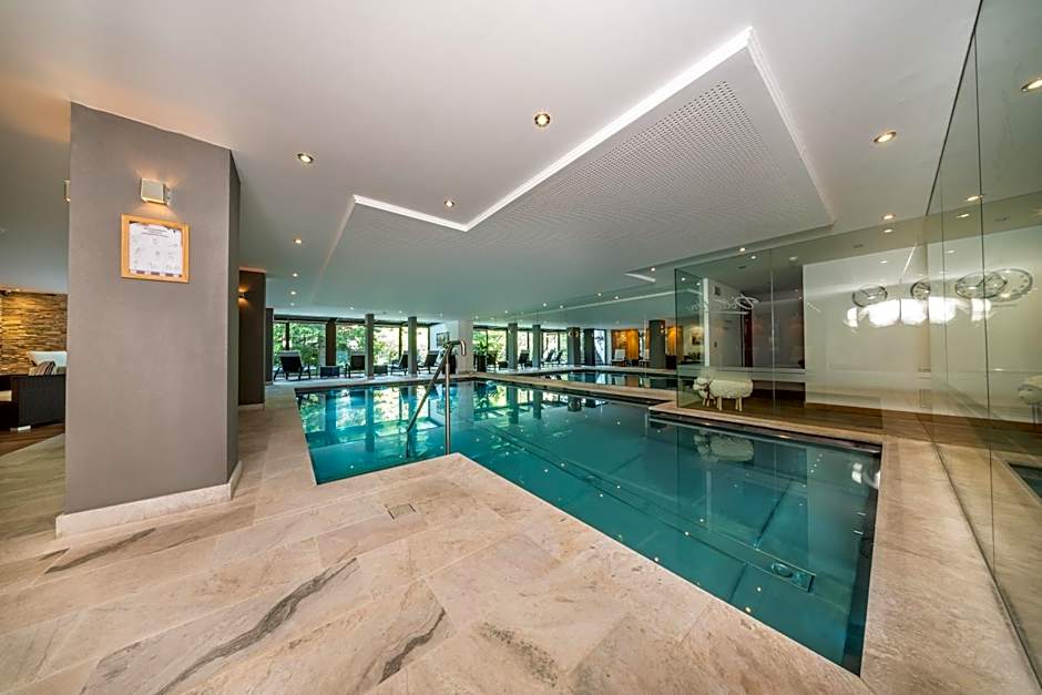 The Laurin Small & Charming