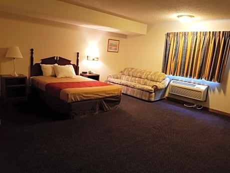 Queen Suite - Non-Smoking