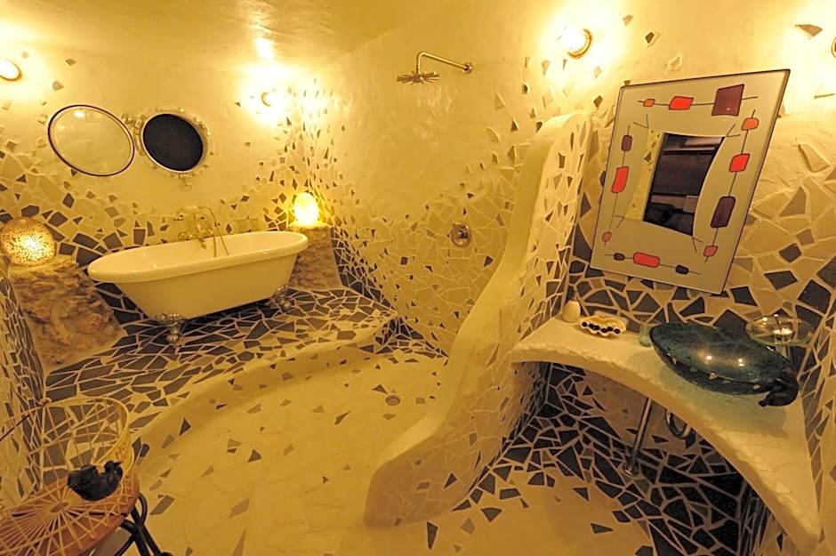 Taketomijima Akaneya