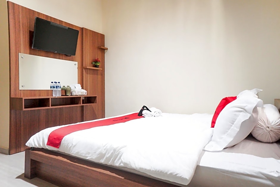 RedDoorz Syariah near Exit Tol Malang