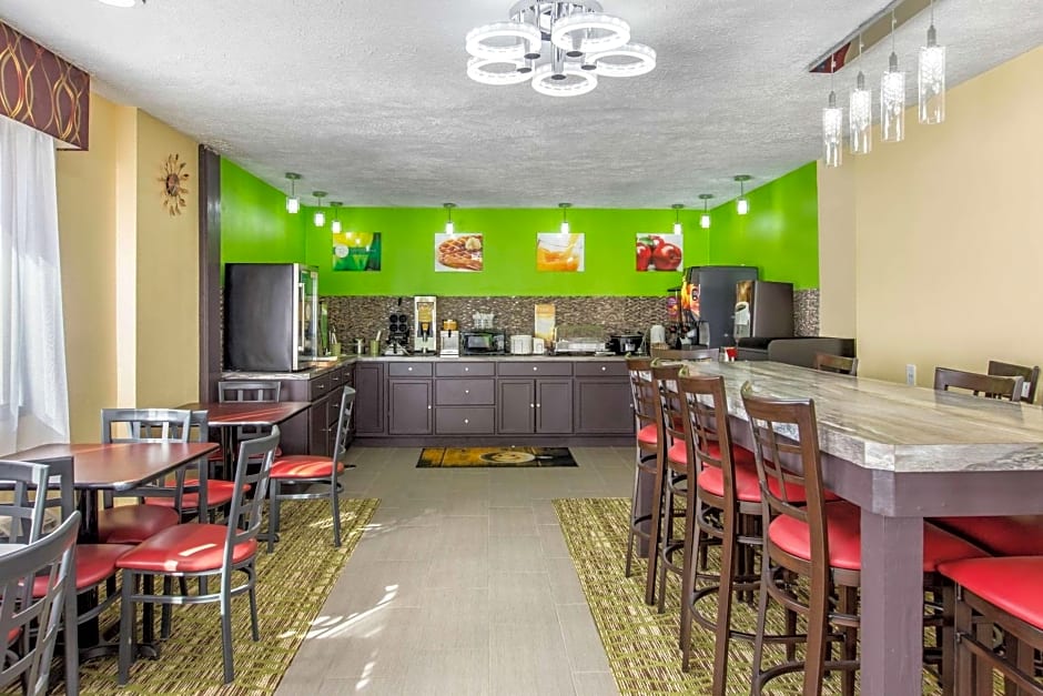 Quality Inn Grand Rapids Near Downtown