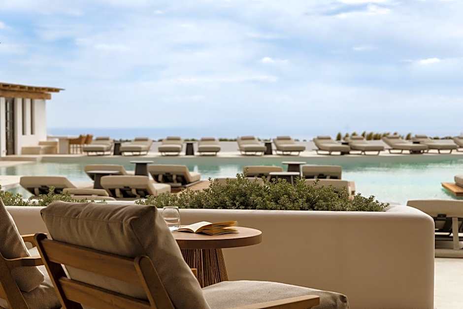 NĒRO Boutique Hotel