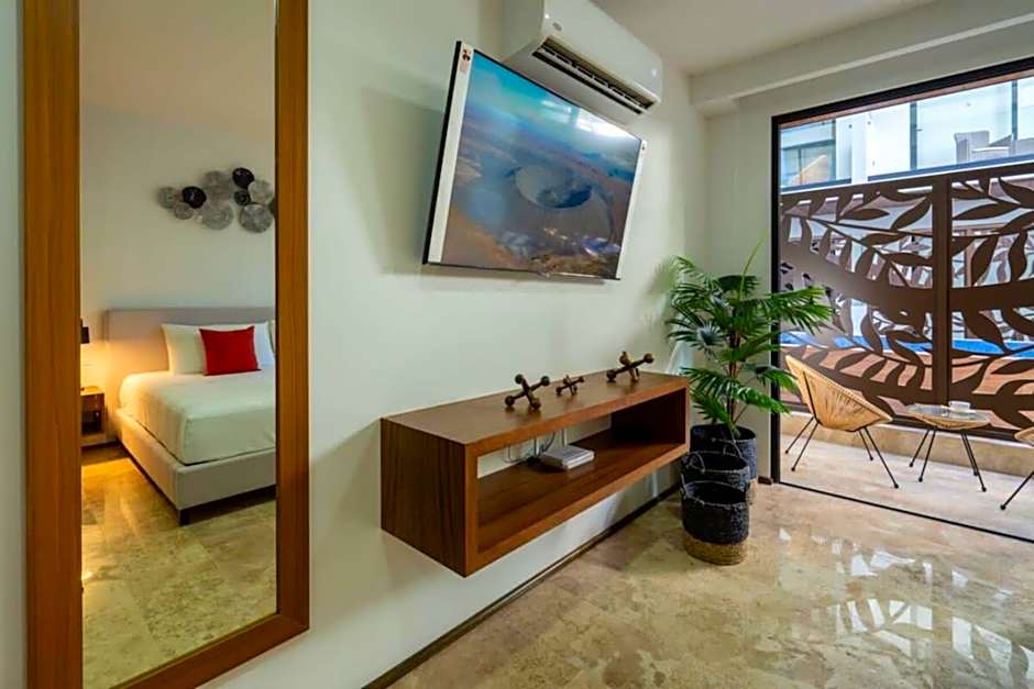 Cozy Studio Pool and Roof Lounge Beach 5 Blocks