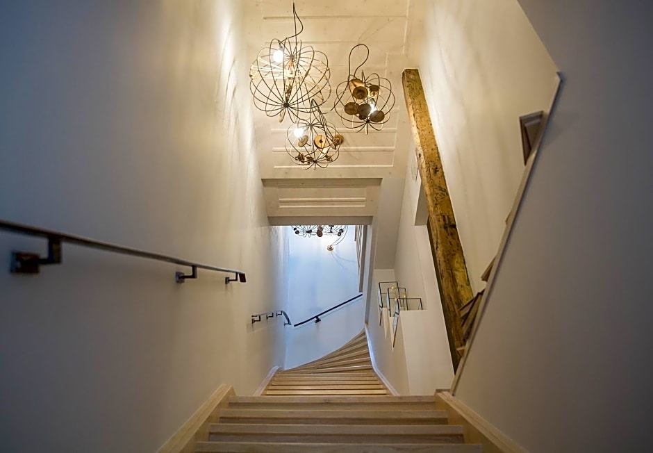 Amymone Suites