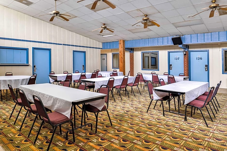 Americas Best Value Inn Ellsworth