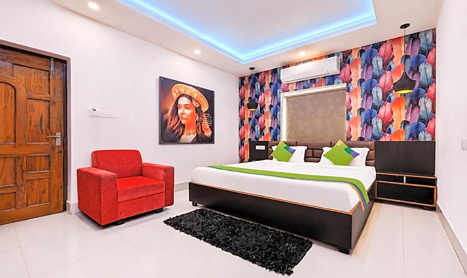 Goroomgo Effective Bollywood Hotels Bhubaneswar
