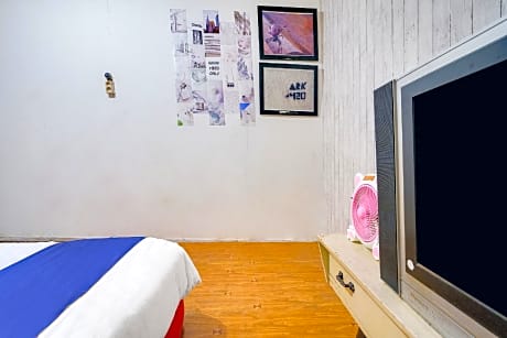 SPOT ON Room without Air Conditioning