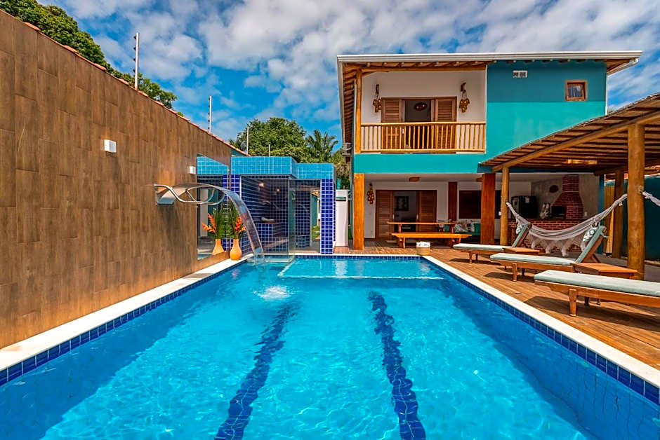 Casa Espaçosa com Piscina e Sauna Privativa! 6 Suítes!