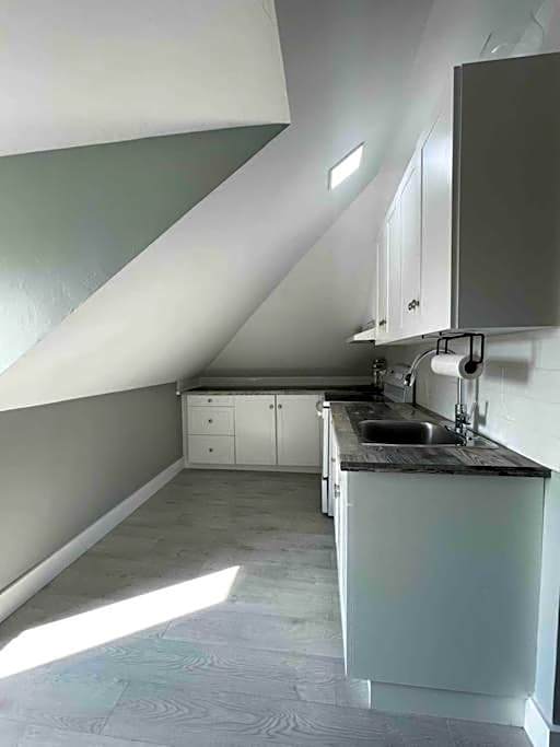 Unique modern luxury 2 bedroom apartment rental