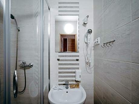 Twin Room with Private Bathroom