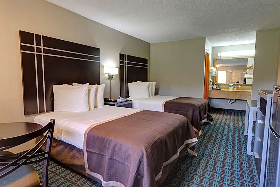 Deluxe Inn - Fayetteville I-95