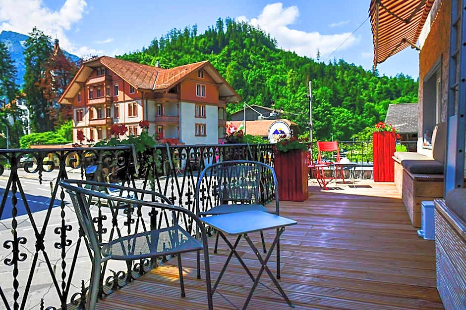 Hotel Tell and Apartments