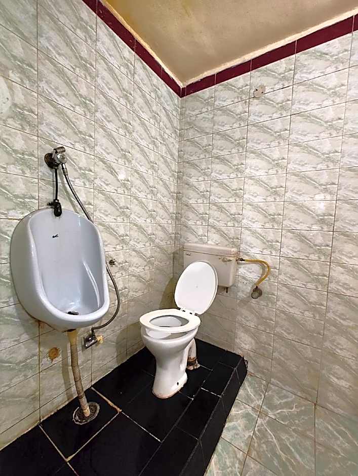 Goroomgo Shanti Guest House Near Kashi Vishwanath Temple Varanasi