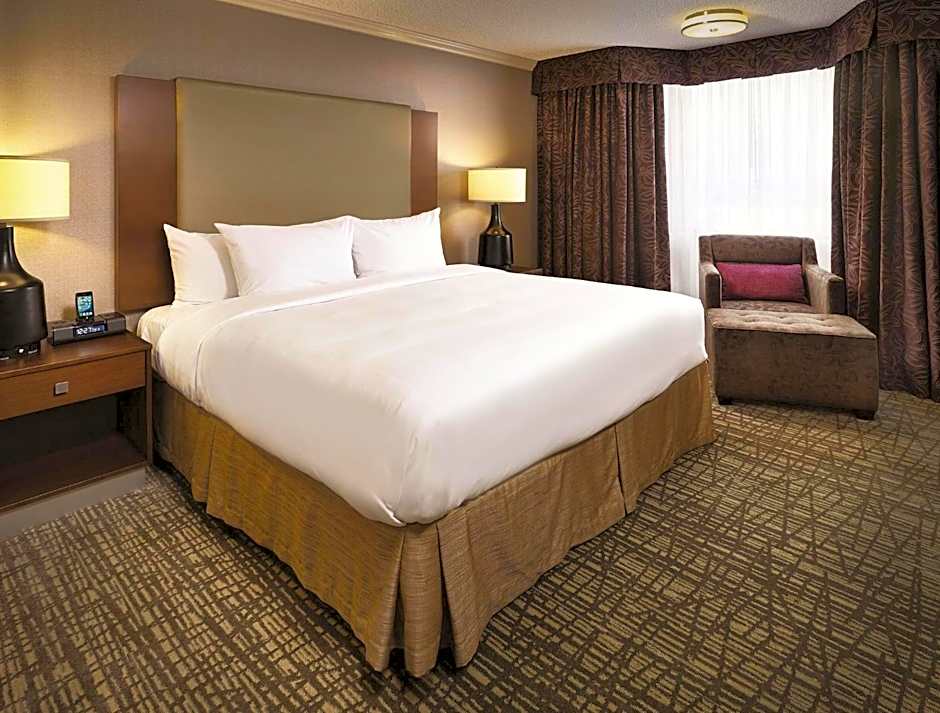 DoubleTree by Hilton West Edmonton