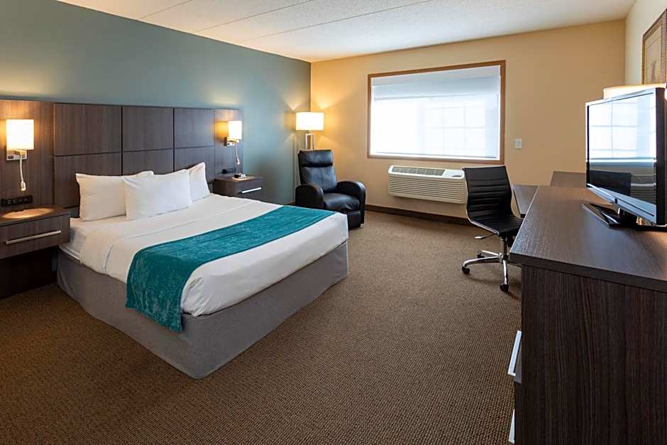 Paynesville Inn & Suites