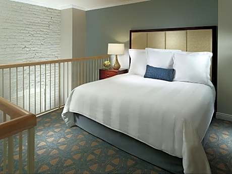 Executive Loft Room - 1 King Bed