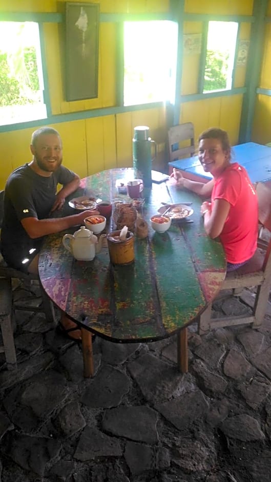 4 Pohon - Les 4 Arbres