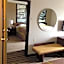 Super 8 by Wyndham Stafford/Springfield Area