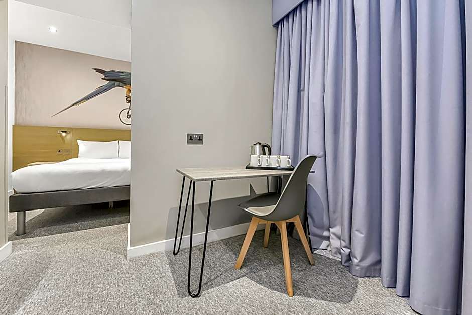 Heeton Concept Hotel - Kensington London